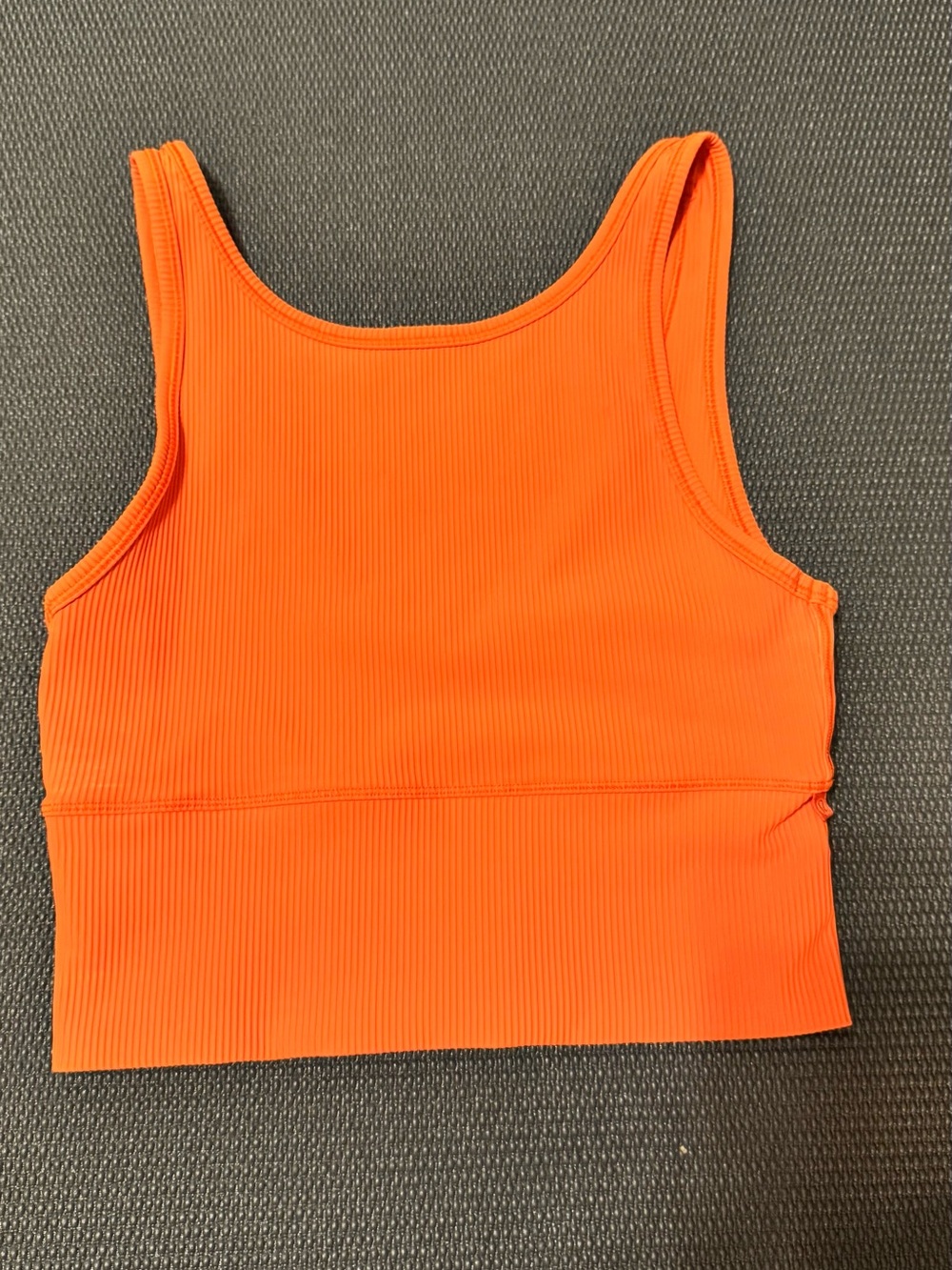 Lululemon crop top (small)